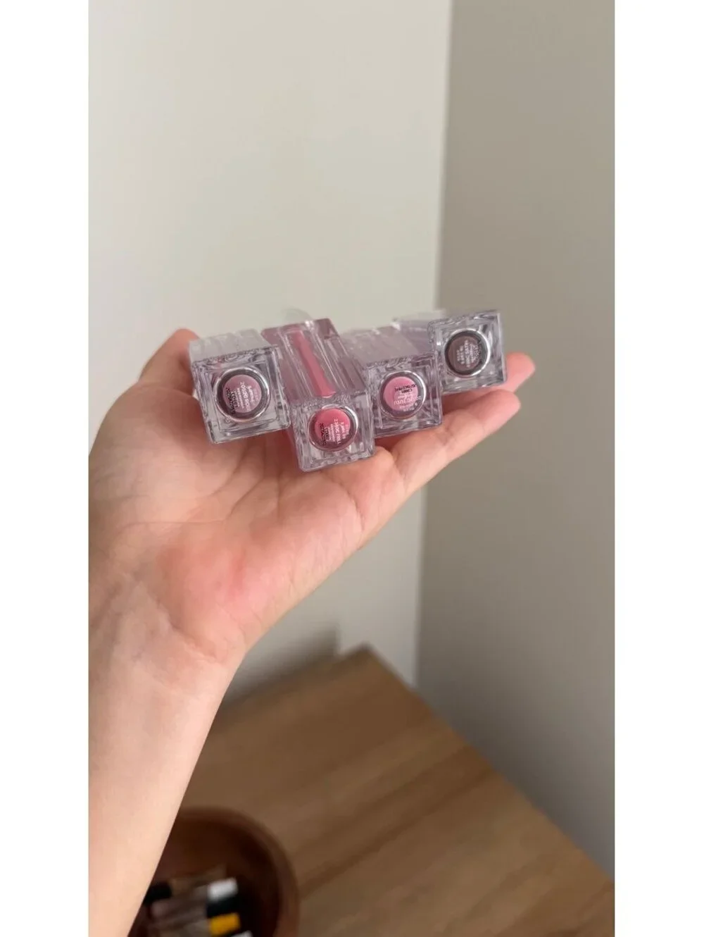 Bundle of entropy glosses